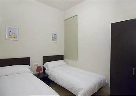 Rent4Days Sagrada Familia Apartments